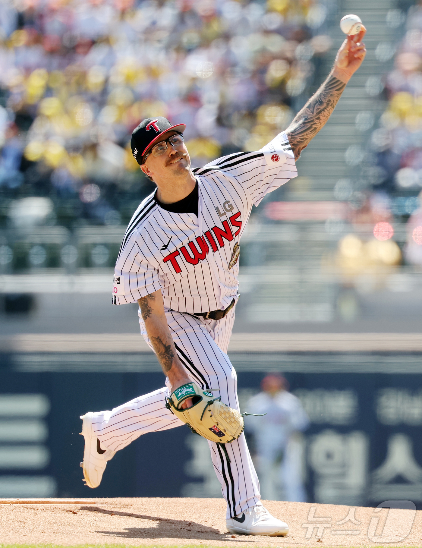 (서울=뉴스1) 김진환 기자 = 어린이날인 5일 오후 서울 송파구 잠실야구장에서 열린 프로야구 '2026 신한은행 SOL KBO리그' 두산 베어스와 LG 트윈스의 경기, LG 선발 …