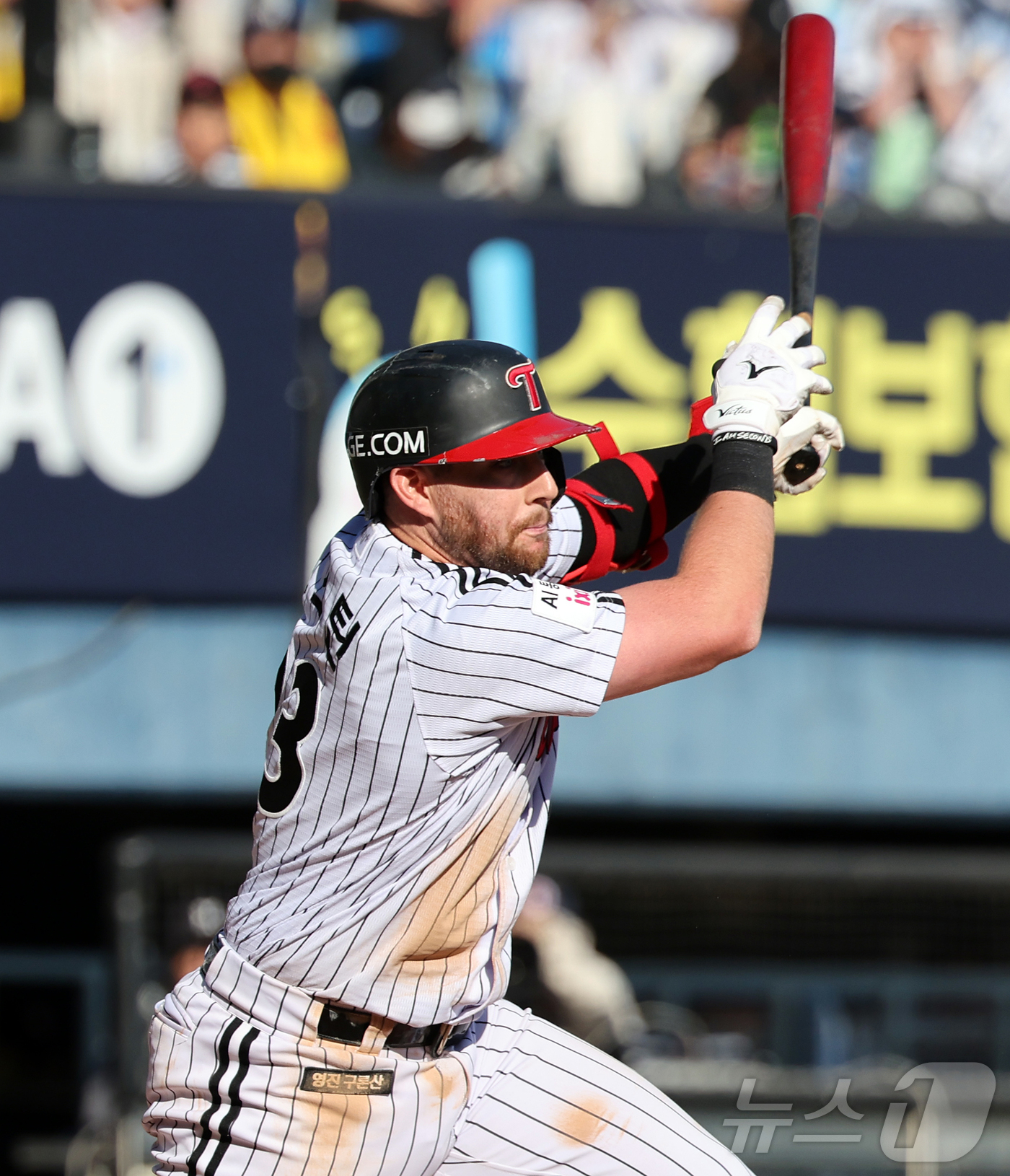(서울=뉴스1) 김진환 기자 = 어린이날인 5일 오후 서울 송파구 잠실야구장에서 열린 프로야구 '2026 신한은행 SOL KBO리그' 두산 베어스와 LG 트윈스의 경기, LG 오스 …