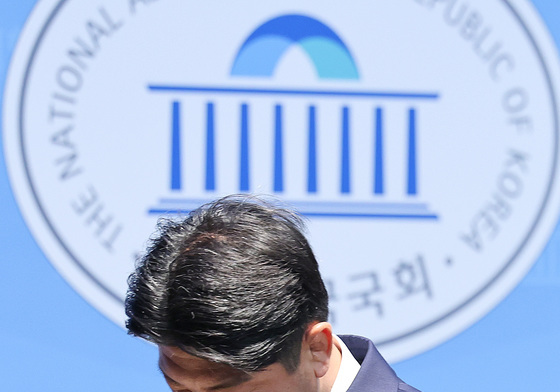 기자회견 마친 이용
