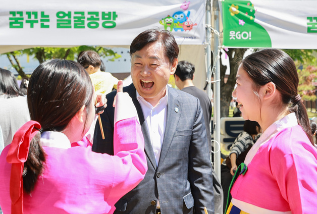 무소속 출마 결심…김관영 전북지사, 오늘 예비후보 등록