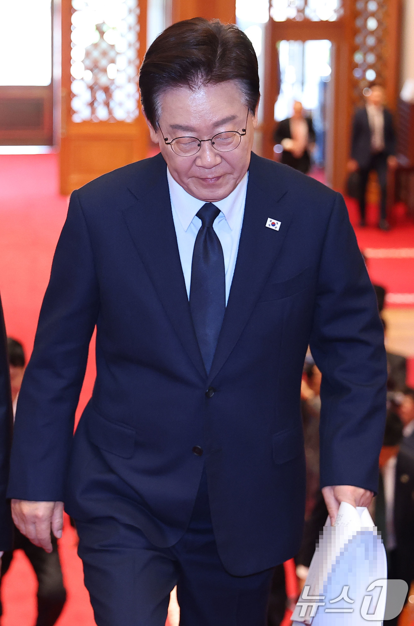 (서울=뉴스1) 이재명 기자 = 이재명 대통령이 6일 청와대로 출근하고 있다. 2026.5.6/뉴스1