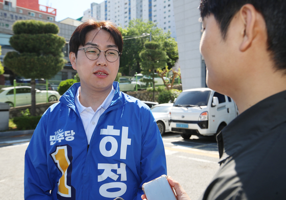 하정우, 북갑 예비후보 등록…"조작기소 특검법, 국회 가면 생각해 볼 것"
