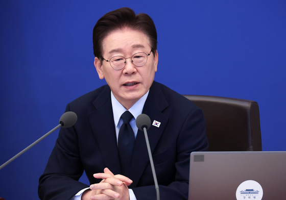 李대통령 "정치권 이구동성 개헌, 반대 이유 없어…내일 실천했으면"