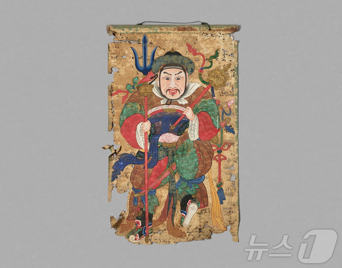 (서울=뉴스1) = 국가유산청은 6일 은평역사한옥박물관이 소장한 '서울 금성당 무신도' 8점을 국가민속문화유산으로 지정 예고했다. '서울 금성당 무신도'는 나주 금성산의 산신 금성 …