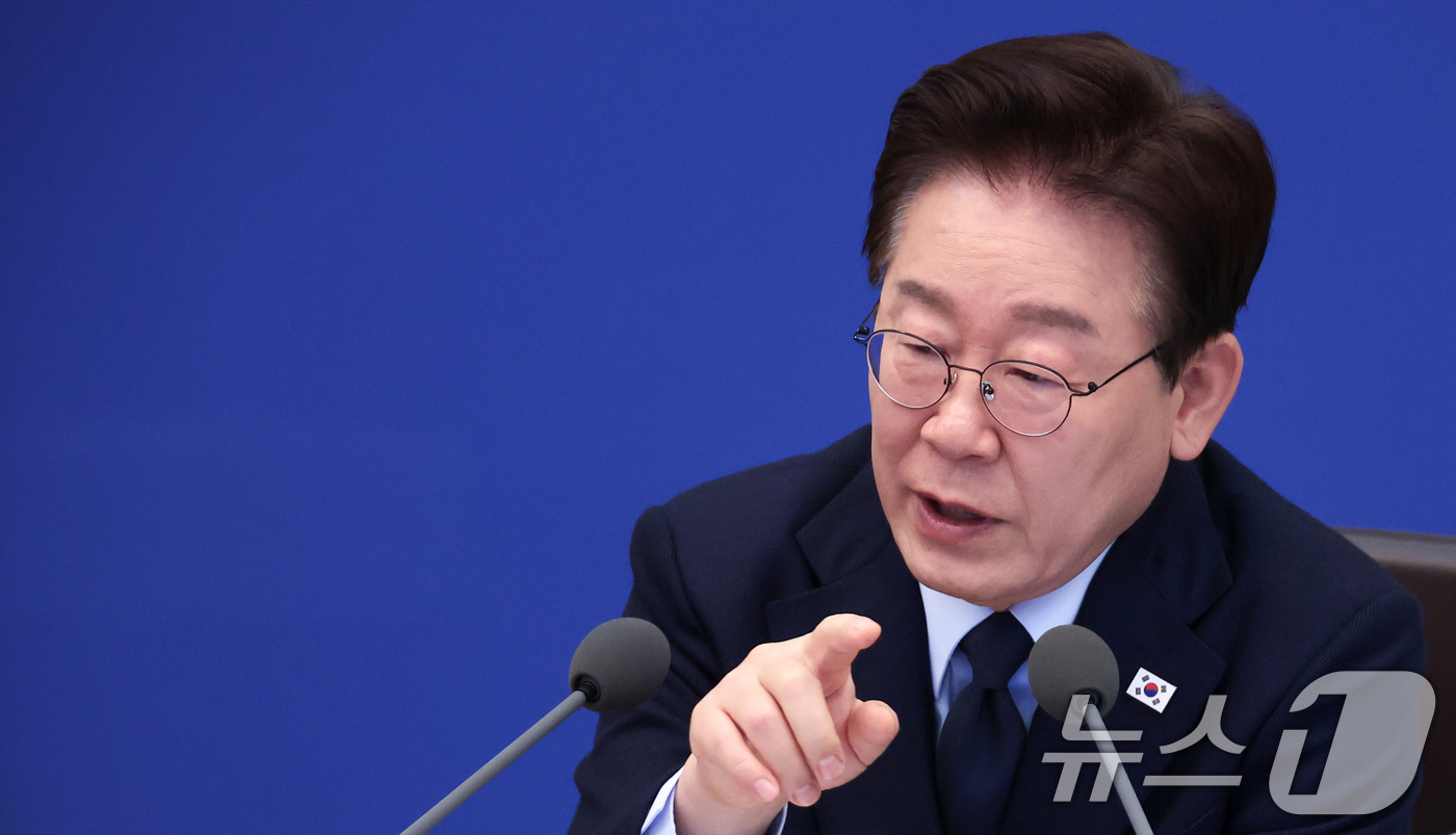 (서울=뉴스1) 허경 기자 = 이재명 대통령이 6일 청와대에서 열린 비상경제점검회의 겸 국무회의에서 발언하고 있다. (청와대통신사진기자단) 2026.5.6/뉴스1