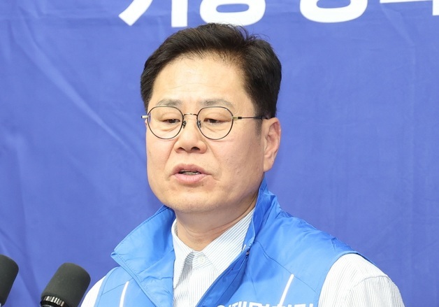 발언하는 조지훈 예비후보