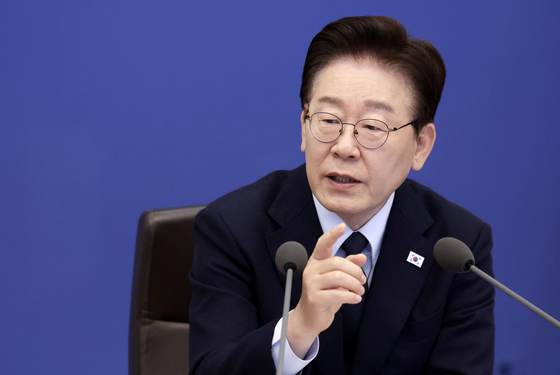 李대통령, '산불 카르텔' 콕 집어…"비정상의 정상화 전면 재점검"