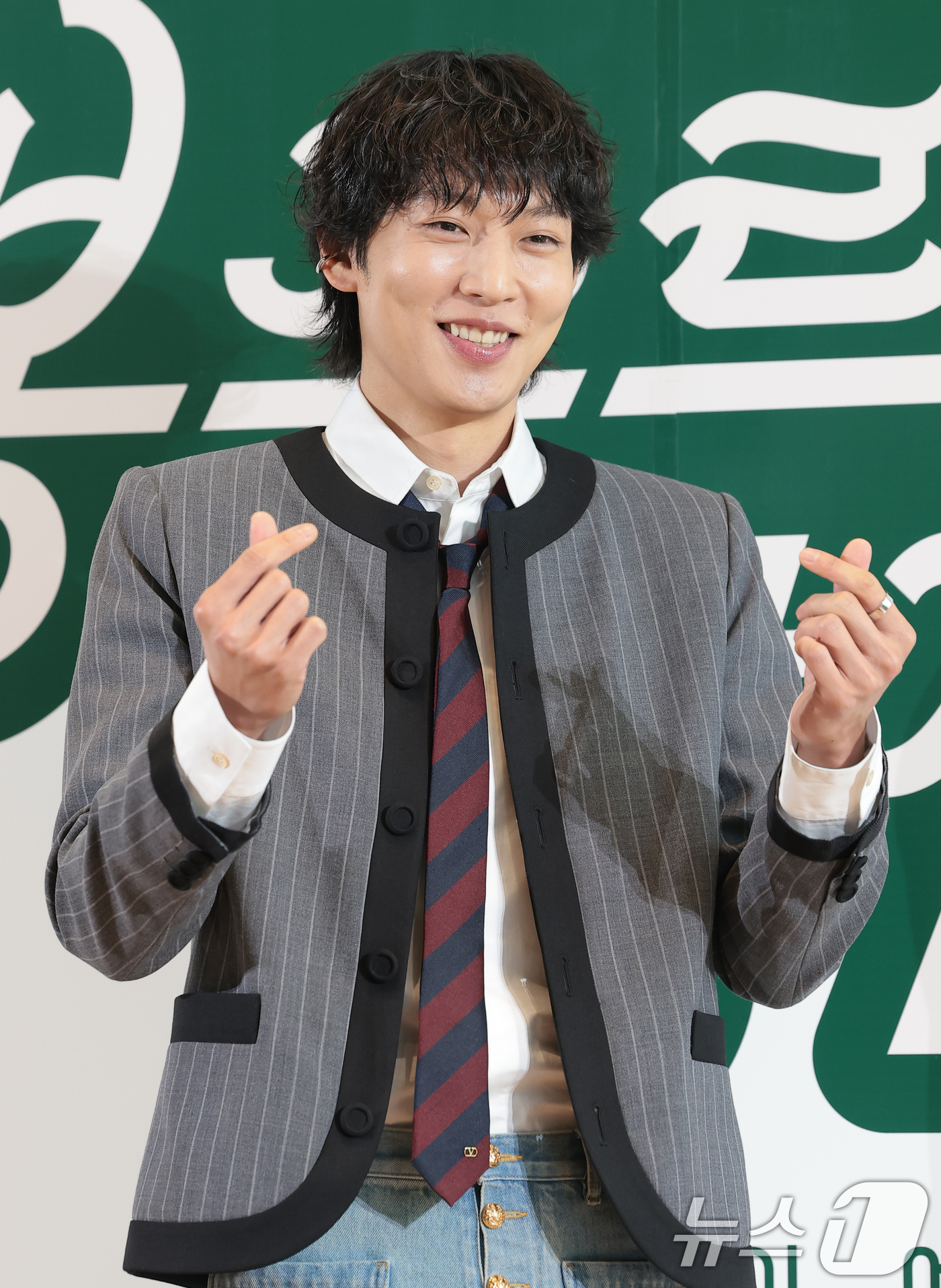 (서울=뉴스1) 권현진 기자 = 배우 이기택이 6일 서울 중구 커뮤니티하우스 마실에서 열린 ’봉주르빵집‘ 제작발표회에서 포즈를 취하고 있다.‘봉주르빵집'은 조용한 시골 마을에 문을 …