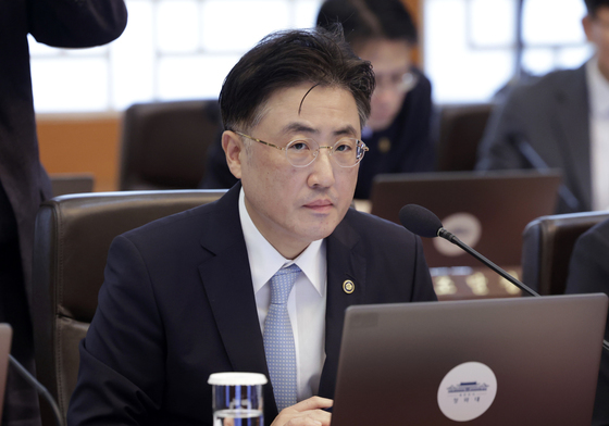 국무회의 참석한 이진수 법무부 차관