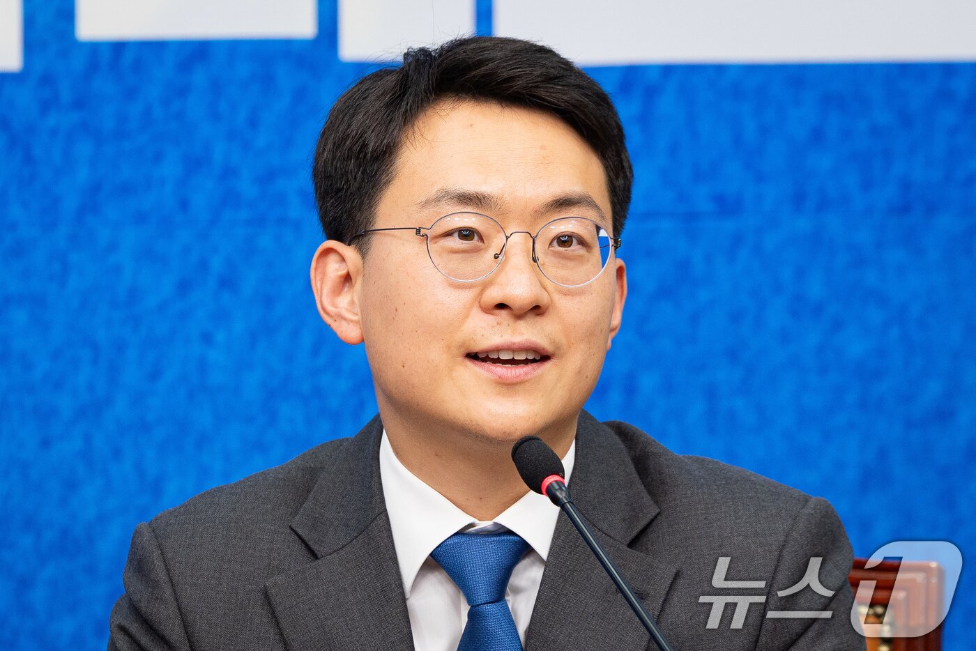 본문 이미지 - 박지원 더불어민주당 의원(국회 보건복지위원회 소속, 전북 군산·김제·부안을)ⓒ 뉴스1 유승관 기자