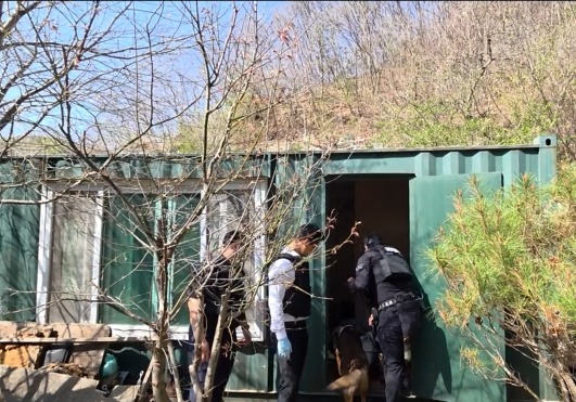 해외 직구 부품으로 살상용 사제 총기 제작한 50대 구속