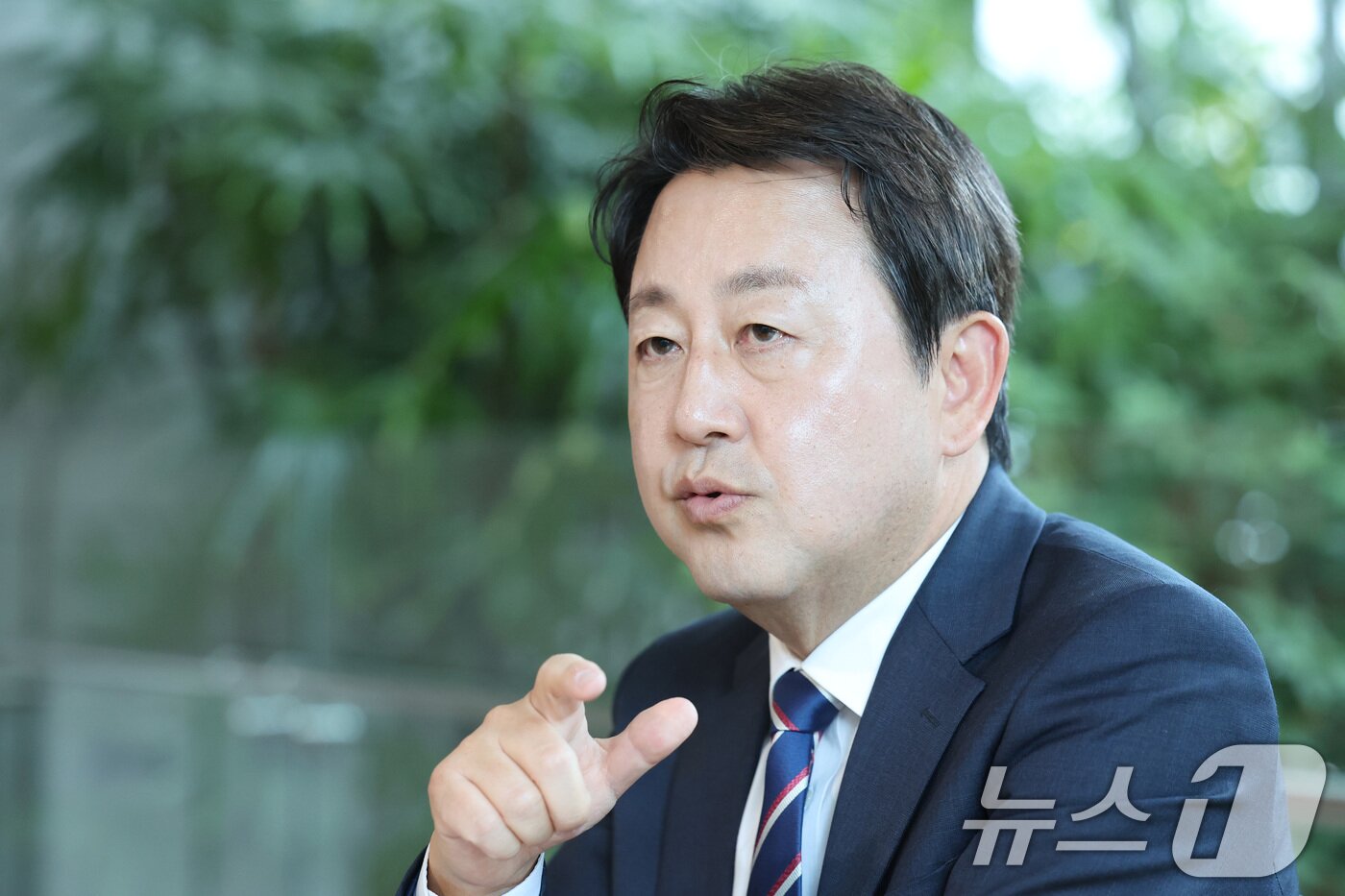 본문 이미지 - 김용남 더불어민주당 경기 평택시을 국회의원 후보가 6일 서울 여의도 국회 의원회관에서 뉴스1과 인터뷰를 하고 있다. ⓒ 뉴스1 신웅수 기자