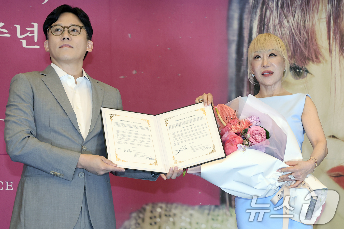 (서울=뉴스1) 박정호 기자 = 소프라노 조수미가 6일 오후 서울시 강남구 삼성동 그랜드 인터컨티넨탈 서울 파르나스에서 열린 세계 무대 데뷔 40주년 기자간담회에서 이성수 SM엔터 …