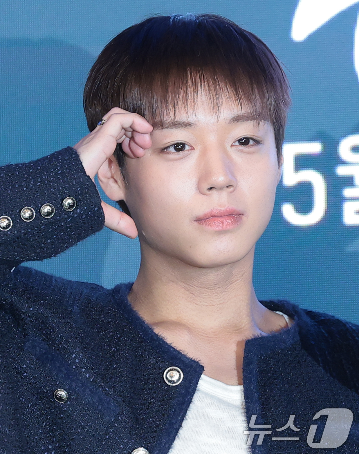 (서울=뉴스1) 권현진 기자 = 배우 박지훈(왼쪽부터)과 윤경호, 한동희,  6일 오후 서울 광진구 풀만 앰배서더 서울에서 열린 티빙 오리지널 ‘취사병 전설이 되다’(극본 최룡/연 …