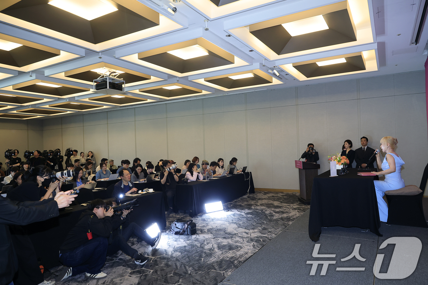(서울=뉴스1) 박정호 기자 = 소프라노 조수미가 6일 오후 서울시 강남구 삼성동 그랜드 인터컨티넨탈 서울 파르나스에서 세계 무대 데뷔 40주년 기자간담회를 하고 있다.조수미는 4 …