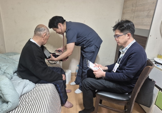 성북구, 장위1동 위기 어르신 발견…치매·영양실조 상태 긴급 대응
