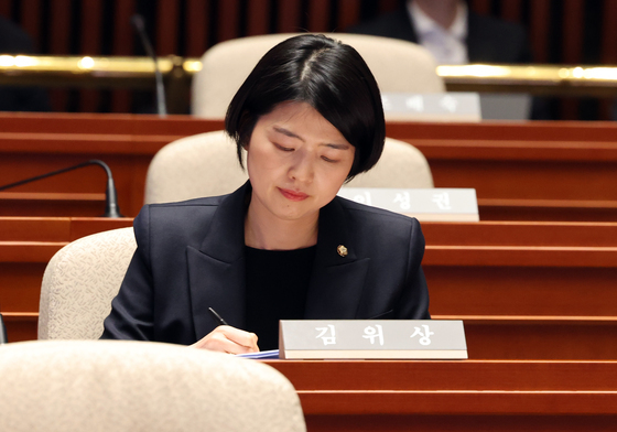 한지아 "개헌안 표결 참여할 것…찬반은 고민 중"