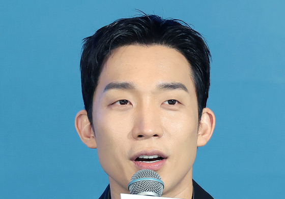 인사말 하는 이상이