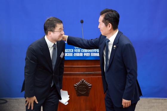 한병도 원내대표 축하하는 정청래 대표