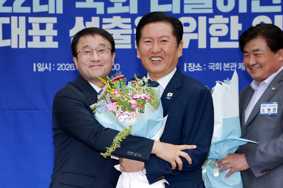 與 첫 연임 원내대표 한병도…'지선·특검법·원구성' 과제(종합)