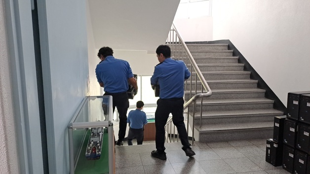 속초해경, '불용' 컴퓨터·프린터 230여점 장애인단체에 전달