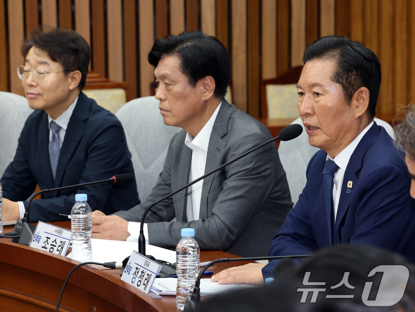 (서울=뉴스1) 황기선 기자 = 정청래 더불어민주당 대표가 6일 오후 서울 여의도 국회에서 열린 시·도당위원장 연석회의에서 모두발언을 하고 있다.  2026.5.6/뉴스1