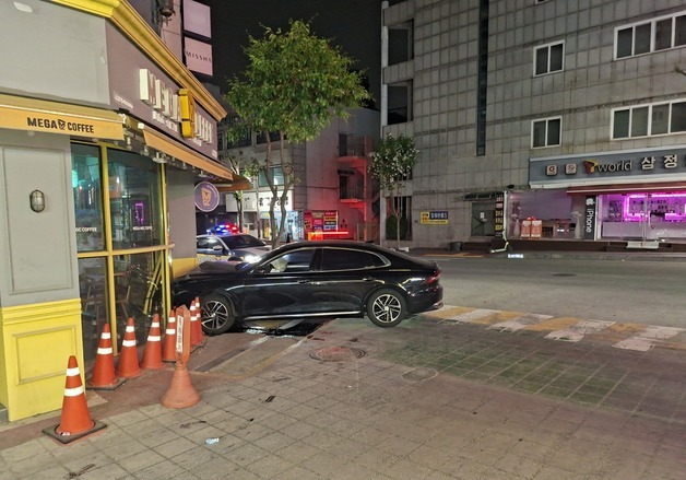 음주운전하다 상가 '쾅' 운동복 갈아입고 도주한 20대…5시간 만에 자수