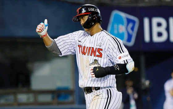 달아나는 솔로포 날린 송찬의