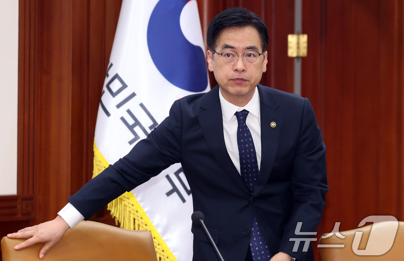 (서울=뉴스1) 김명섭 기자 = 김민재 행정안전부 차관이 7일 서울 종로구 세종대로 정부서울청사에서 화상으로 열린 민생물가 특별관리 관계장관 TF 회의에 참석하고 있다. 2026. …