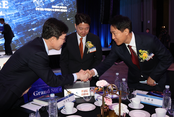 {NFF 2026]인사하는 정원오·오세훈 후보