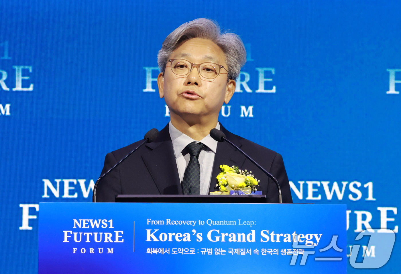 (서울=뉴스1) 임세영 기자 = 이영섭 뉴스1 대표이사가 7일 서울 여의도 페어몬트 앰배서더 호텔에서 열린 뉴스1 미래포럼에서 개회사를 하고 있다.'회복에서 도약으로 : 규범 없는 …
