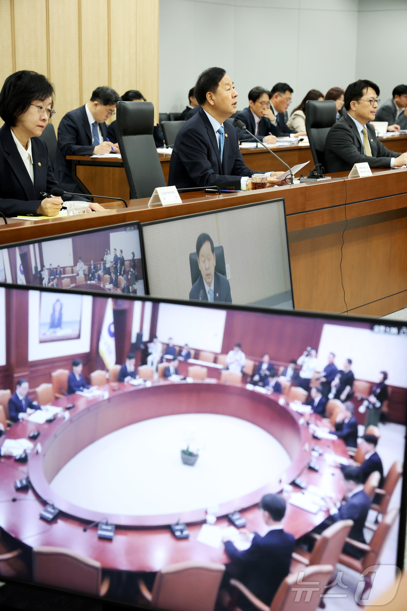 (세종=뉴스1) 김기남 기자 = 구윤철 부총리 겸 재정경제부 장관이 7일 세종시 정부세종청사에서 소비자물가동향, 할당관세 개선방안 후속조치, 중동전쟁 대응방안 등 민생물가 특별관리 …