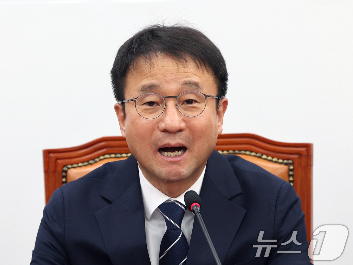 (서울=뉴스1) 황기선 기자 = 한병도 더불어민주당 원내대표가 7일 오전 서울 여의도 국회에서 열린 정책조정회의에서 모두발언을 하고 있다.  2026.5.7/뉴스1