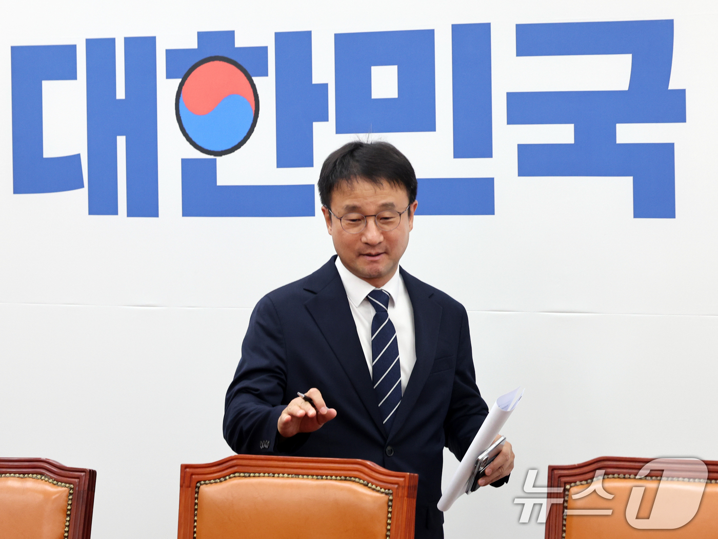 (서울=뉴스1) 황기선 기자 = 한병도 더불어민주당 원내대표가 7일 오전 서울 여의도 국회에서 열린 정책조정회의에 참석하고 있다.  2026.5.7/뉴스1