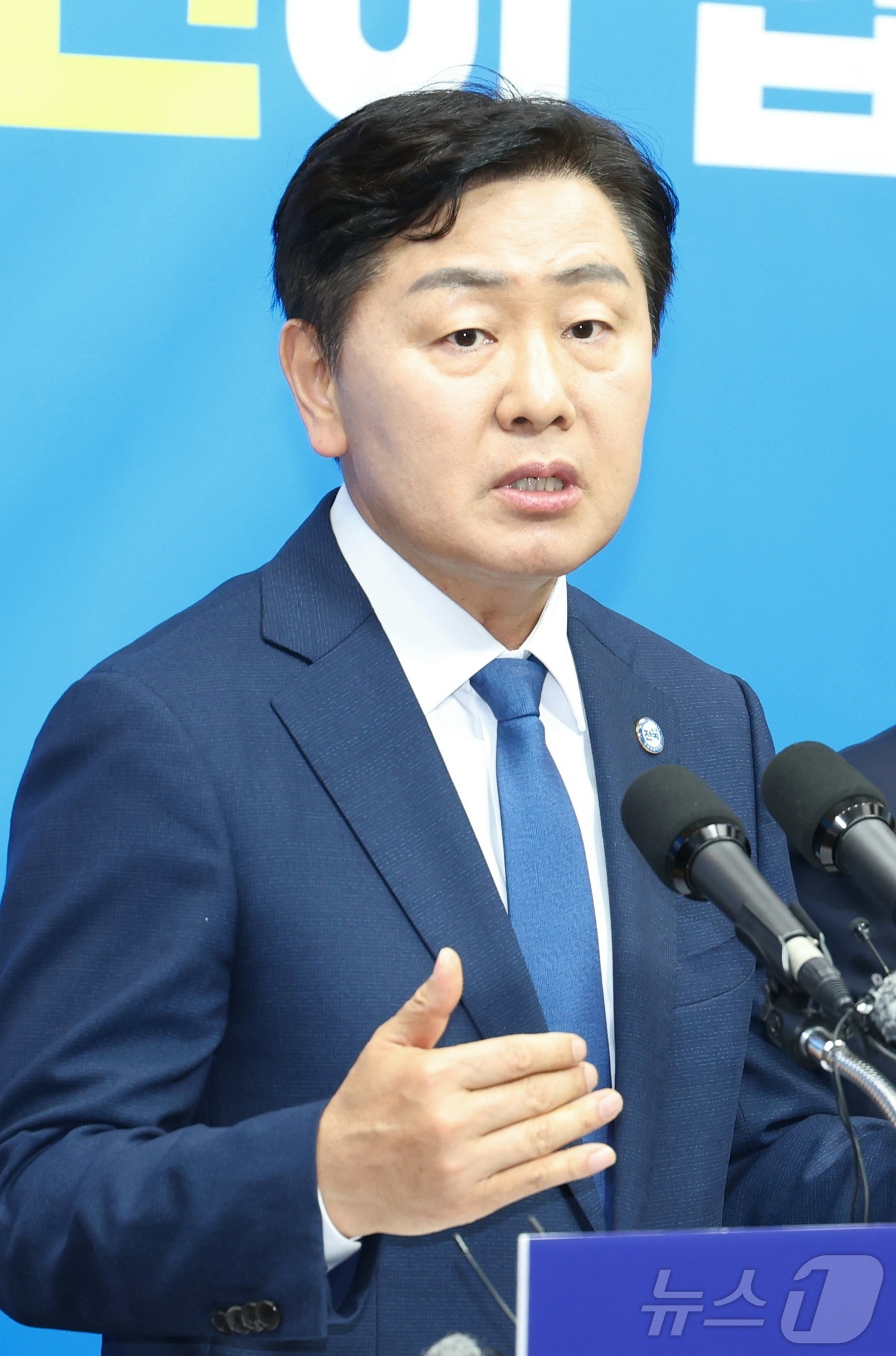 (전주=뉴스1) 유경석 기자 = 김관영 전북도지사 예비후보가 7일 전북 전주시 전북특별자치도의회에서 무소속 출마 의사를 밝히고 있다.  2026.5.7/뉴스1