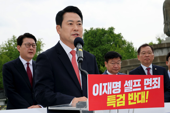 특검 고리로 대여 총공세…'정권 견제론' 띄우는 국힘