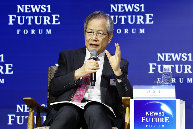 [NFF 2026] 미래포럼서 발언하는 천영우 한반도미래포럼 이사장