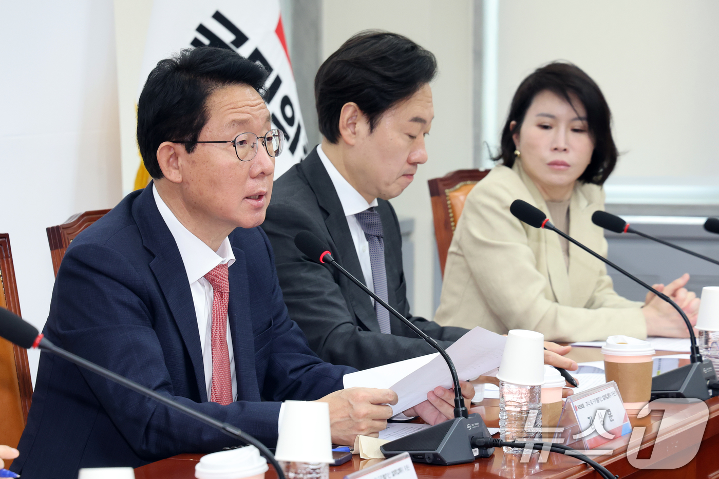 (서울=뉴스1) 황기선 기자 = 김상훈 국민의힘 주식 및 디지털자산 밸류업특별위원회 위원장이 7일 오전 서울 여의도 국회에서 열린 자본시장 밸류업을 위한 특위 입법보고회를 마치고 …