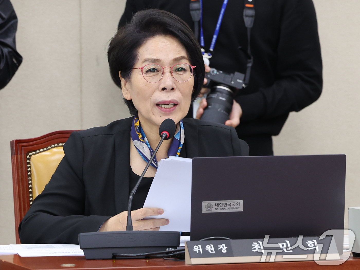 (서울=뉴스1) 황기선 기자 = 최민희 과방위원장이 7일 오전 서울 여의도 국회에서 열린 과학기술정보방송통신위원회 전체회의에서 발언을 하고 있다.  2026.5.7/뉴스1