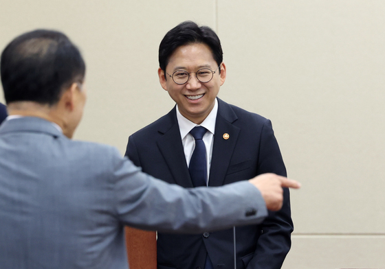 과방위 전체회의 참석하는 배경훈 부총리