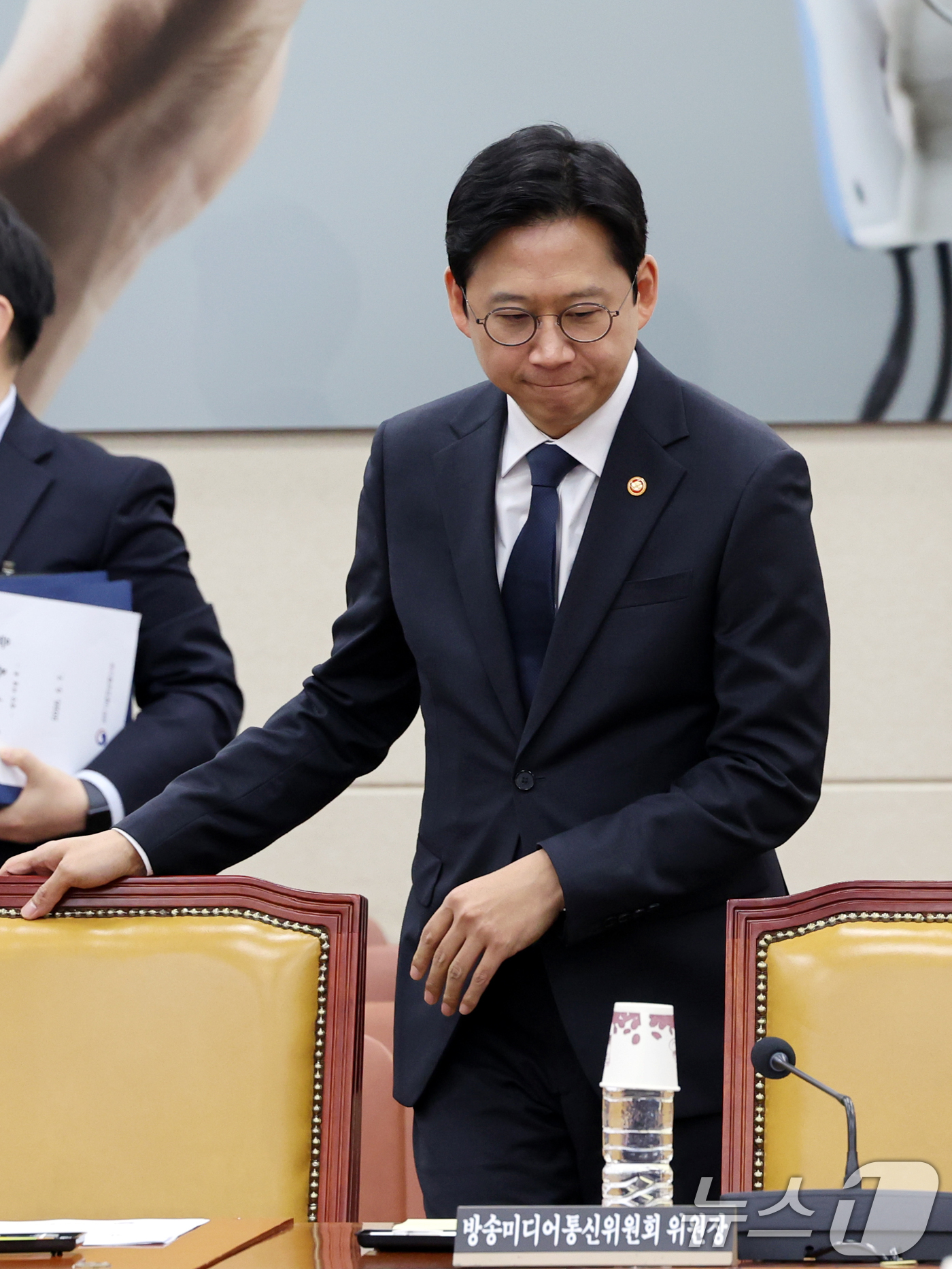 (서울=뉴스1) 황기선 기자 = 배경훈 부총리 겸 과학기술정보통신부 장관이 7일 오전 서울 여의도 국회에서 열린 과학기술정보방송통신위원회 전체회의에 참석하고 있다.  2026.5. …