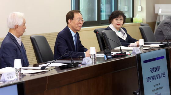 이석연 위원장, 국민통합위 고문단 회의 주재