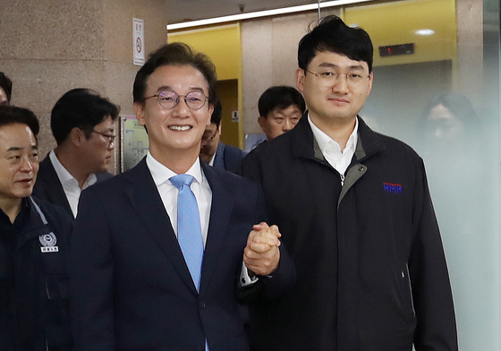 전재수 부산시장 후보와 전정근 HHM해상노조 위원장