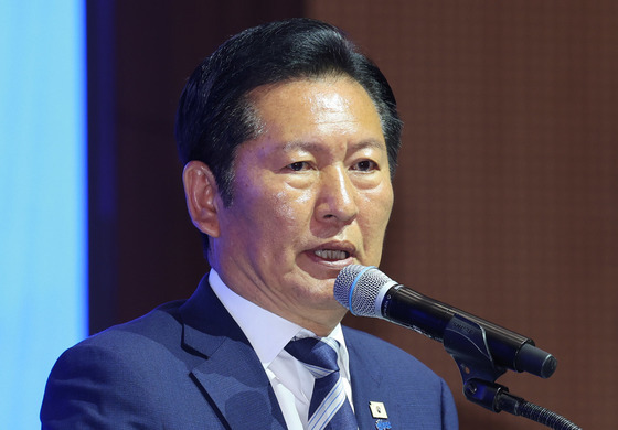공천자대회 찾아 인사말 하는 정청래