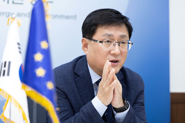 韓-EU 에너지 핫라인 뚫린다…재생E·전기화 차관급 채널개설 합의