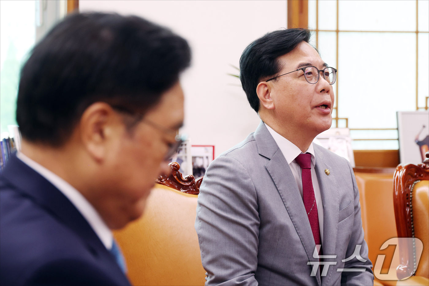 (서울=뉴스1) 황기선 기자 = 송언석 국민의힘 원내대표가 7일 서울 여의도 국회에서 열린 여야 원내대표 회동에서 모두발언을 하고 있다. (공동취재) 2026.5.7/뉴스1