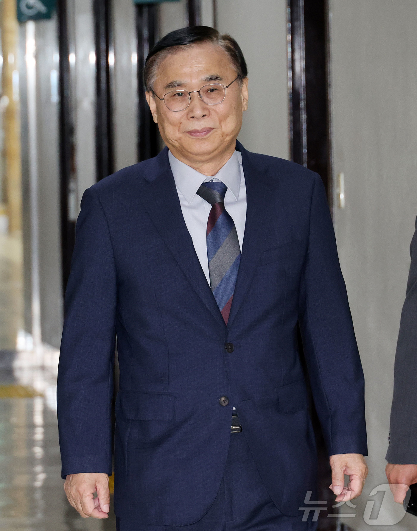 (서울=뉴스1) 국회사진기자단 = 이종석 국정원장이 7일 서울 여의도 국회에서 열린 정보위원회 전체회의에 출석하고 있다. (공동취재) 2026.5.7/뉴스1
