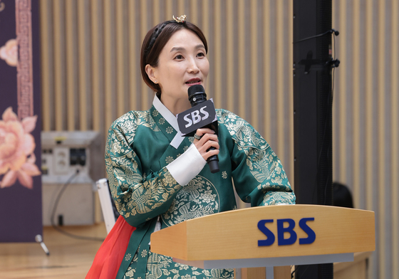 오늘 진행을 맡은 박가 경림입니다