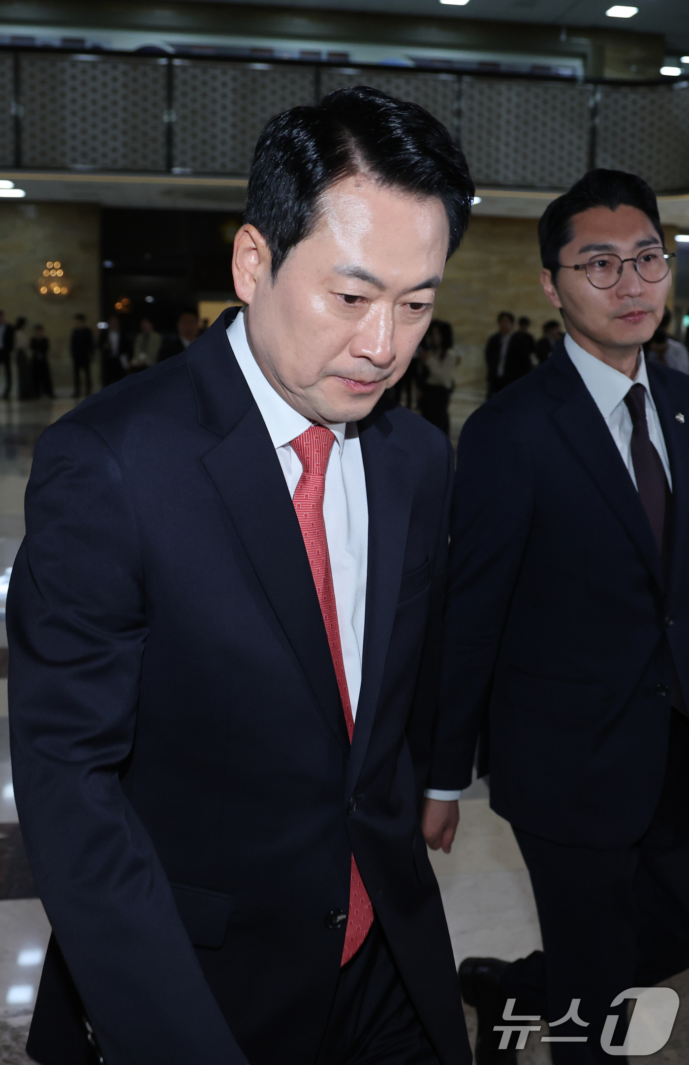 (서울=뉴스1) 신웅수 기자 = 장동혁 국민의힘 대표가 7일 서울 여의도 국회에서 열린 의원총회에 참석하고 있다. 2026.5.7/뉴스1