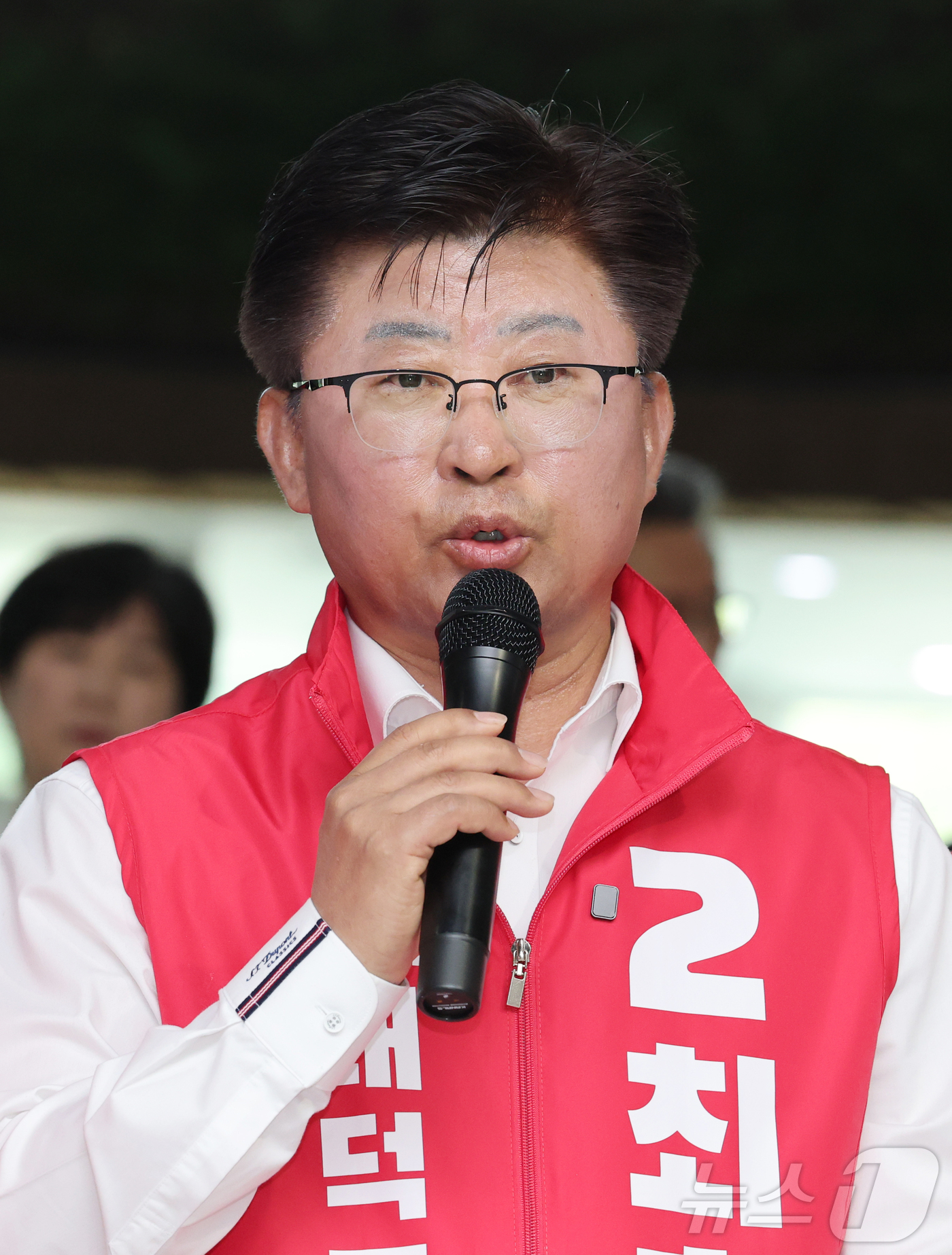 (대전=뉴스1) 김기태 기자 = 최충규 국민의힘 대전 대덕구청장 후보가 7일 대전시의회에서 출마 기자회견을 하고 있다. 2026.5.7/뉴스1